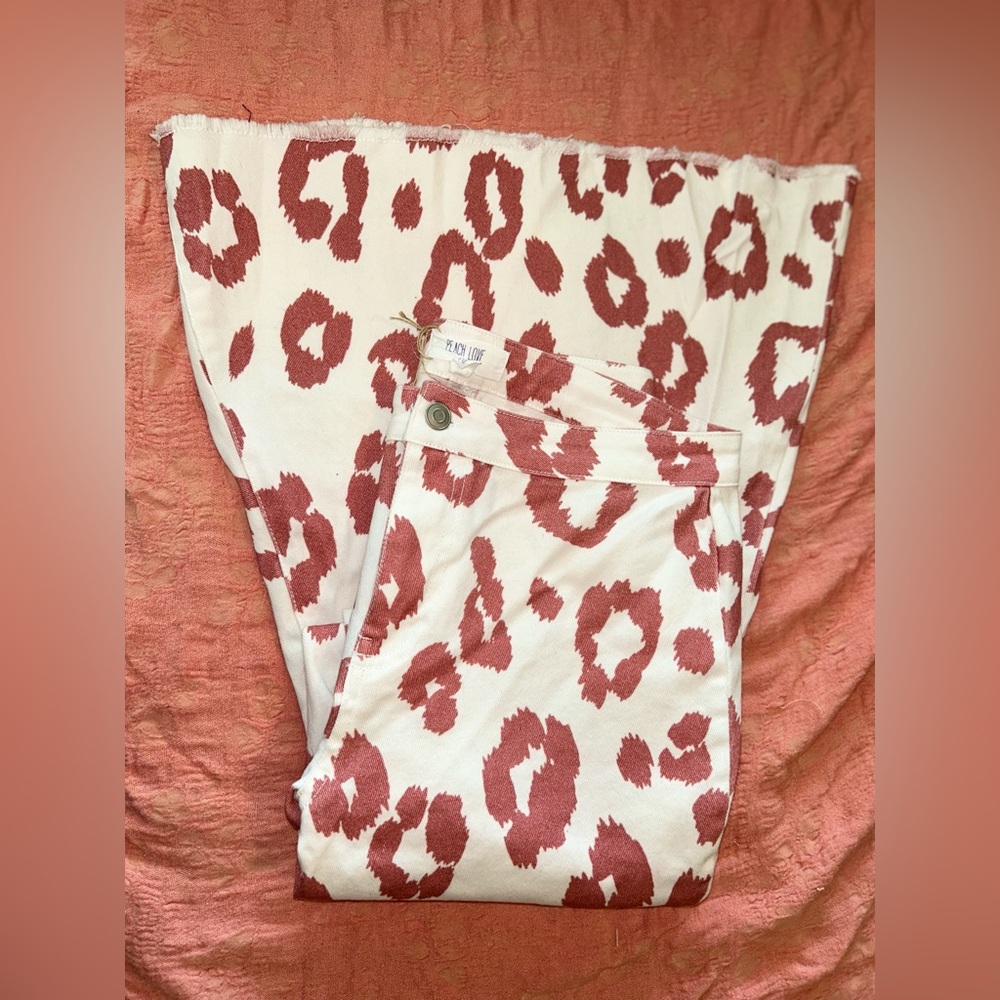 Peach Love Cheetah Flare